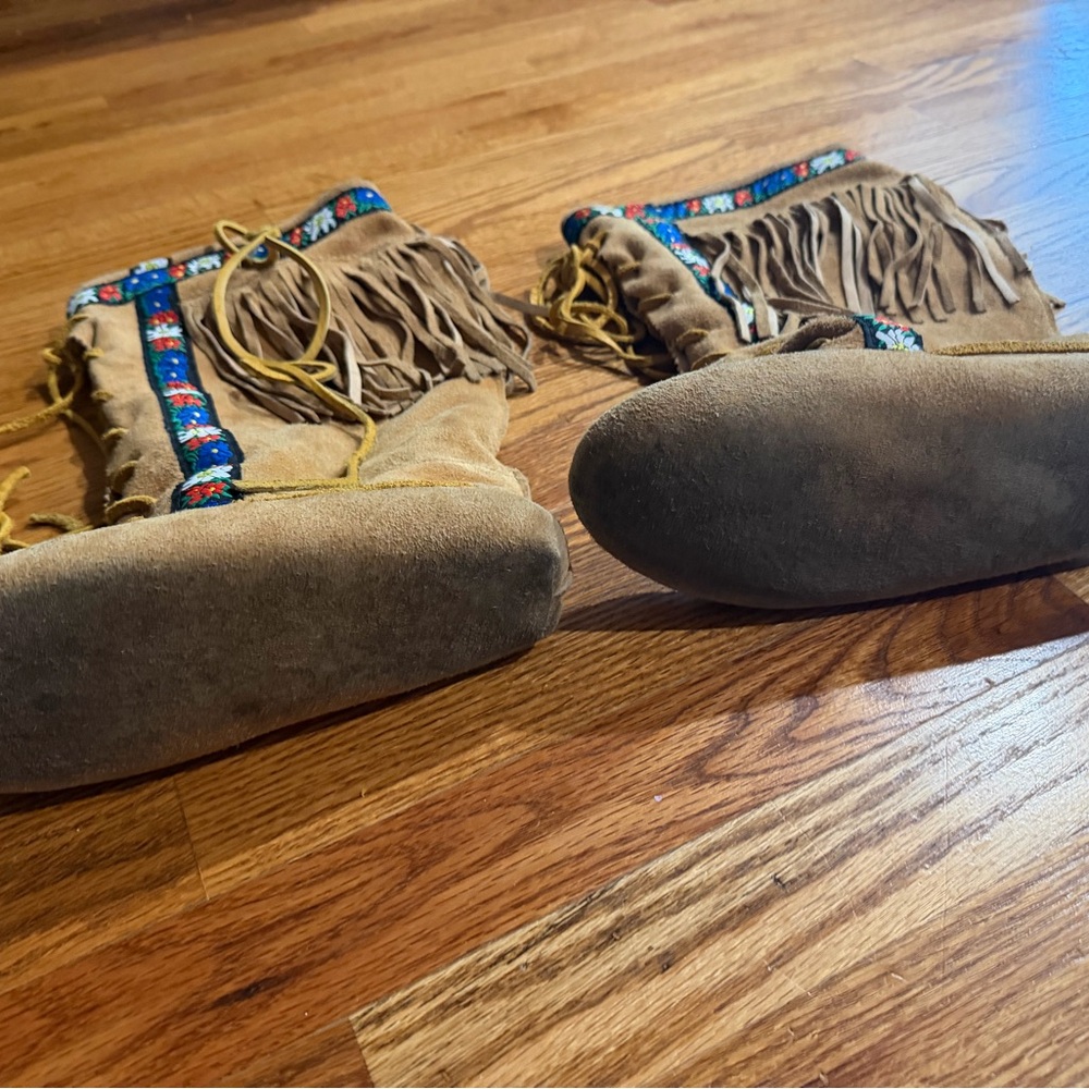Limited-Edition Annie McKay Mukluk - Picture 8 of 12
